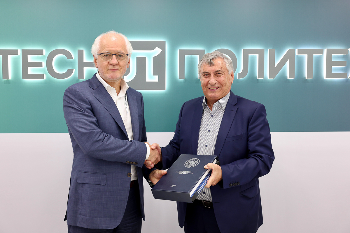 Генеральный директор ГК «Софтлайн» Игорь Боровиков и директор ИММиТ Анатолий Попович Генеральный директор ГК «Софтлайн» Игорь Боровиков и директор ИММиТ Анатолий Попович