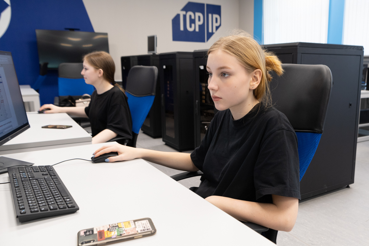 Студенты ИСИ разработали комплекс «ИМПульс» Студенты ИСИ разработали комплекс «ИМПульс»