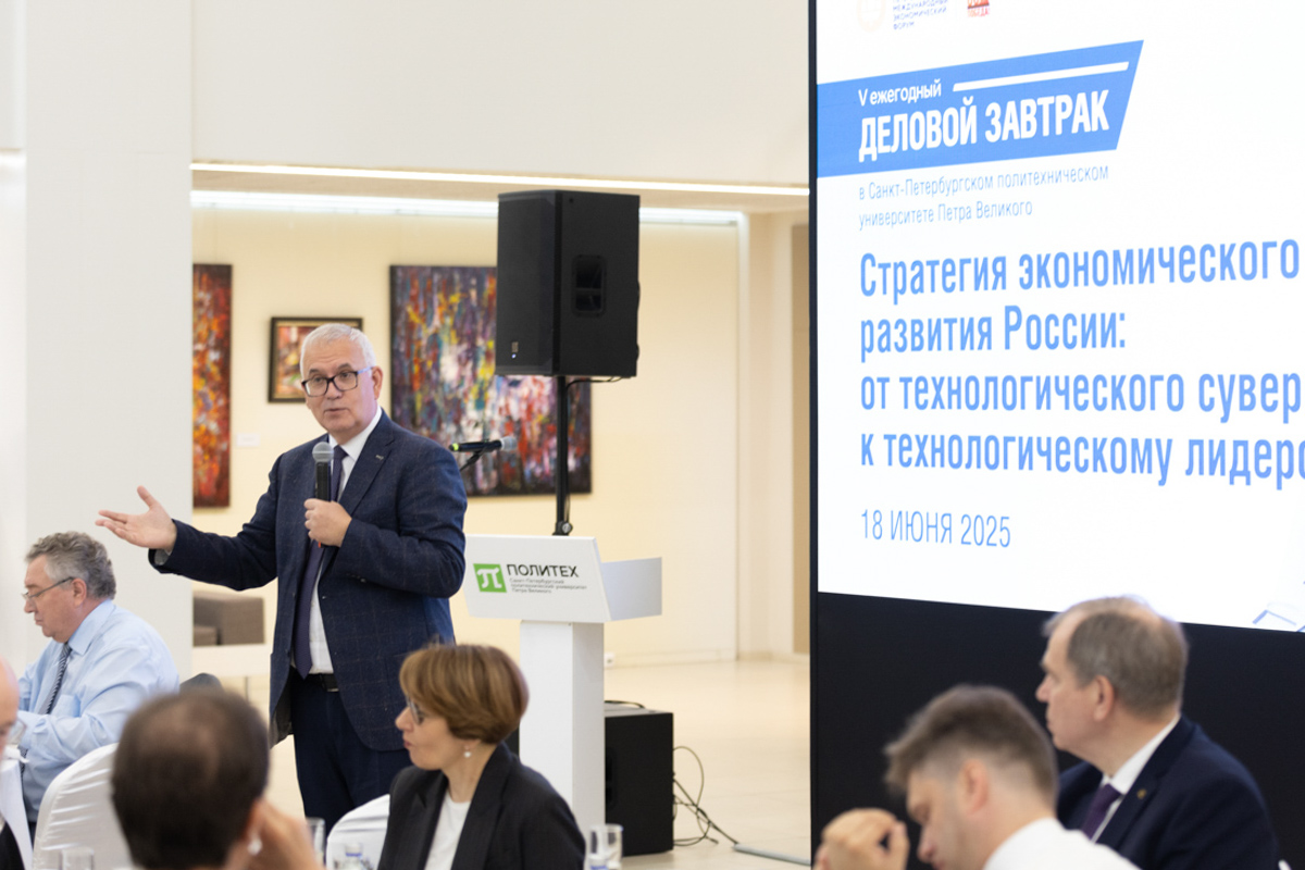 Вице-губернатор Санкт-Петербурга Владимир Княгинин Вице-губернатор Санкт-Петербурга Владимир Княгинин