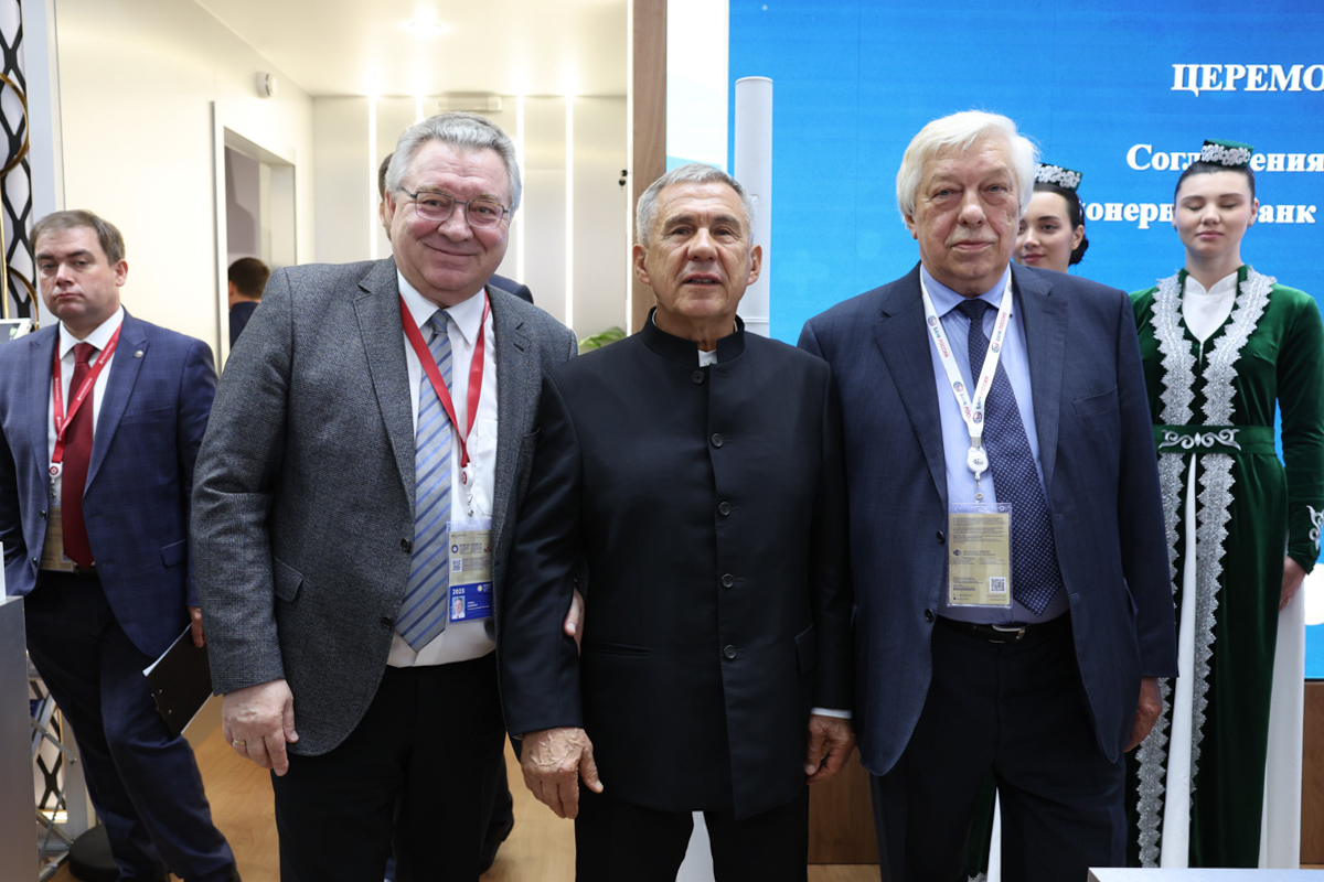 Ректор СПбПУ, академик РАН Андрей Рудской и Раис Республики Татарстан Рустам Минниханов Ректор СПбПУ, академик РАН Андрей Рудской и Раис Республики Татарстан Рустам Минниханов
