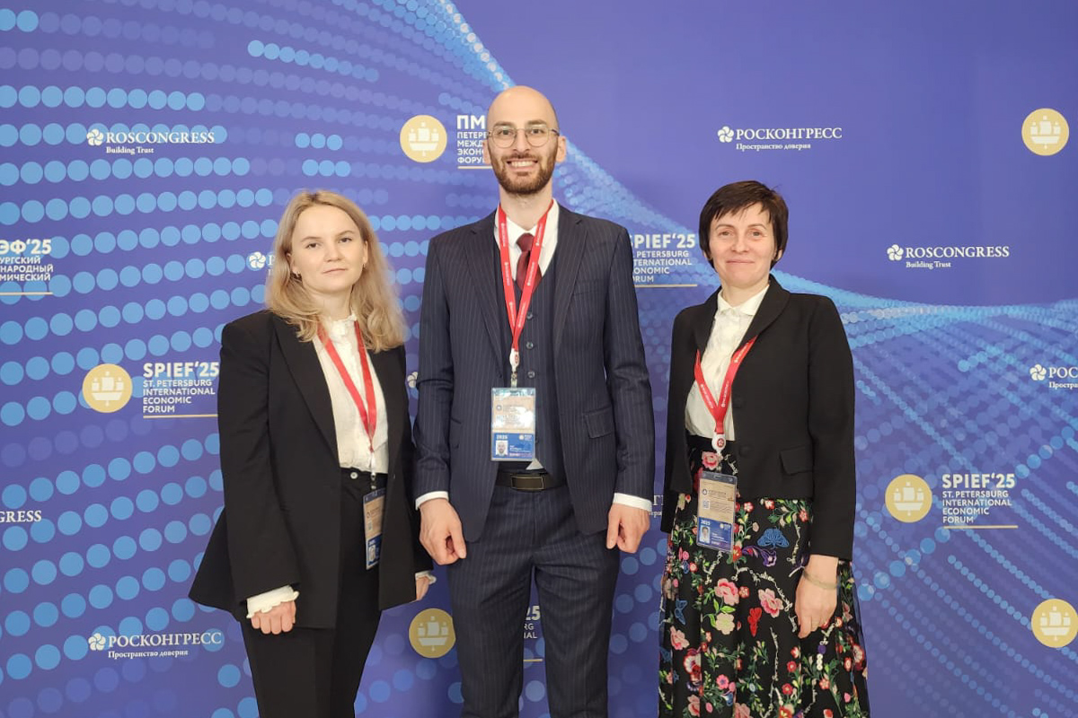 НИЛ «Системная динамика» на форуме 