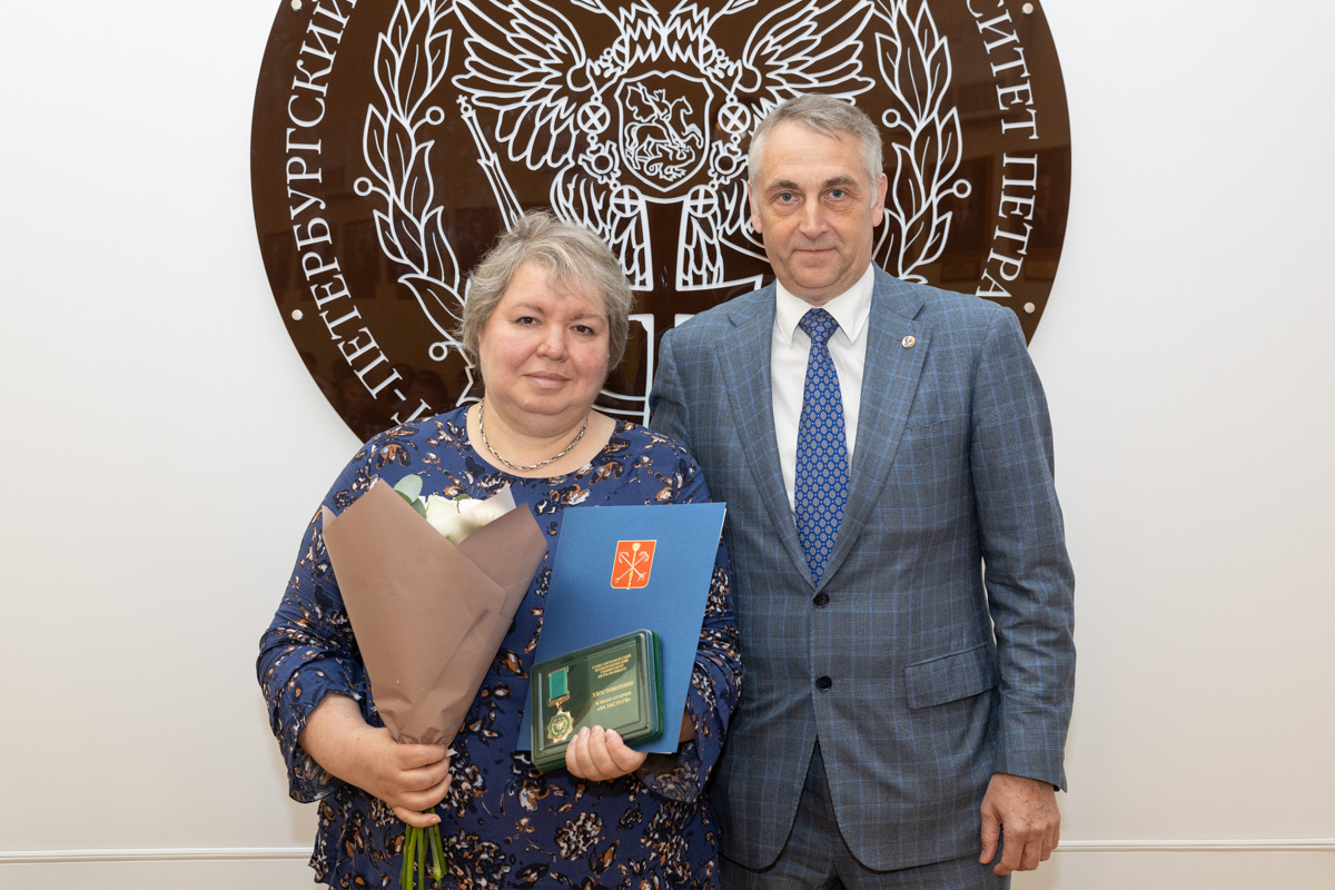 Елена Стучинская 