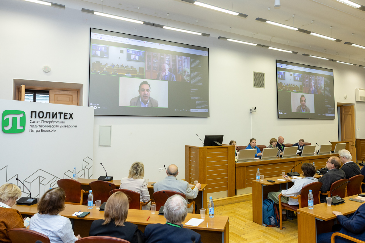 Приветственное слово Переса Крихтина Фабио Луиса Приветственное слово Переса Крихтина Фабио Луиса