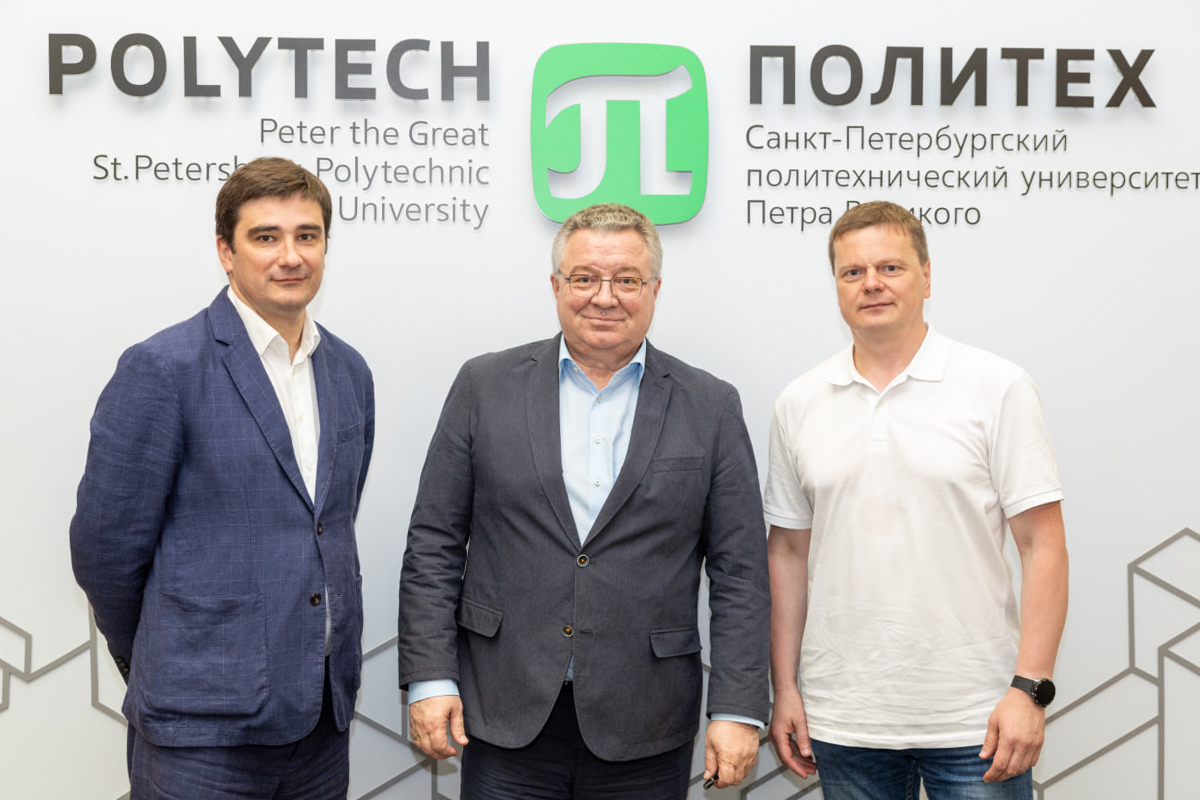 В Санкт-Петербургском политехническом университете Петра Великого состоялась рабочая встреча ректора СПбПУ Андрея Рудского с министром науки, высшей школы и технологического развития Архангельской области Алексеем Аксеновым (справа) и исполняющим обязанности ректора Северного (Арктического) федерального университета имени М. В. Ломоносова Михаилом Даниловым