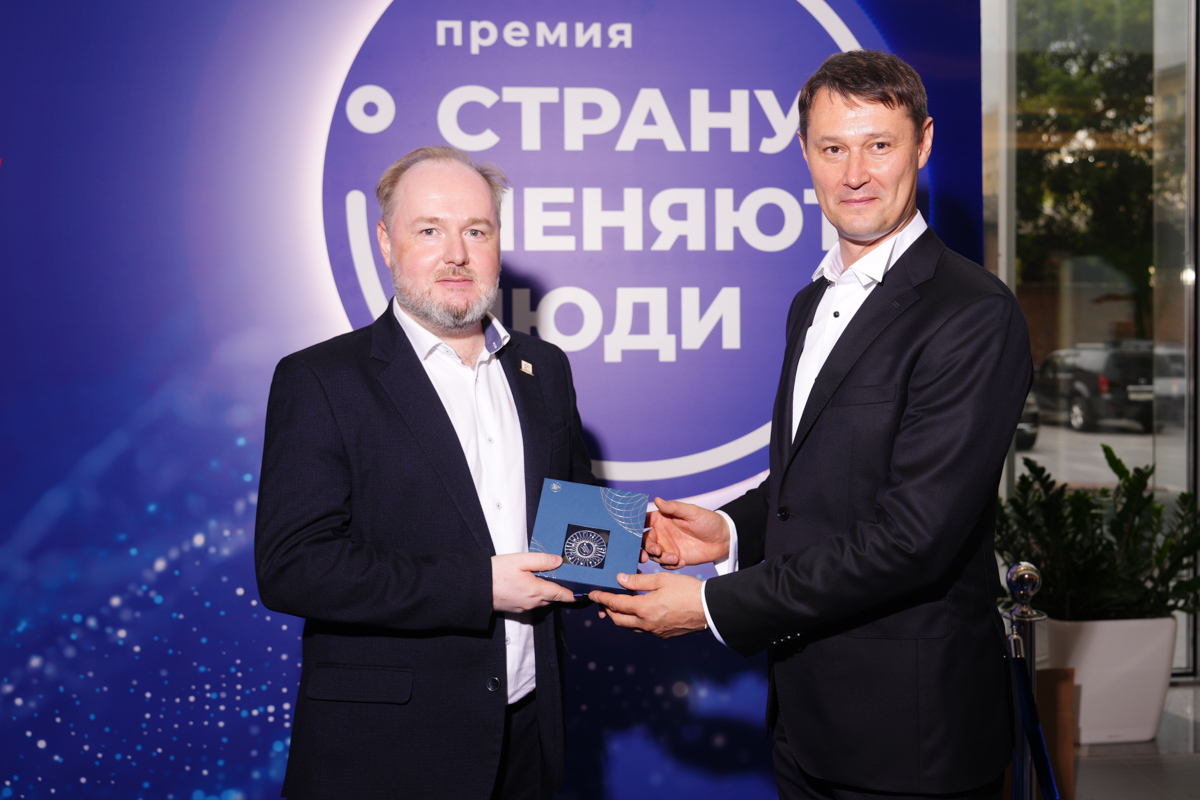 Директор Центра дополнительного профессионального образования ПИШ ЦИ Сергей Салкуцан и исполнительный директор АНО «Платформа Национальной технологической инициативы» Андрей Силинг
