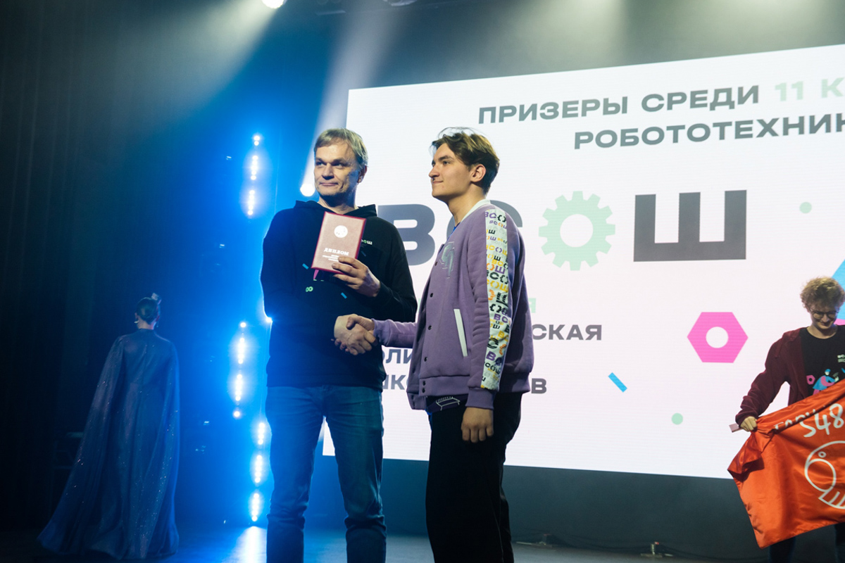 Андрей Капустяник (справа) Андрей Капустяник (справа)