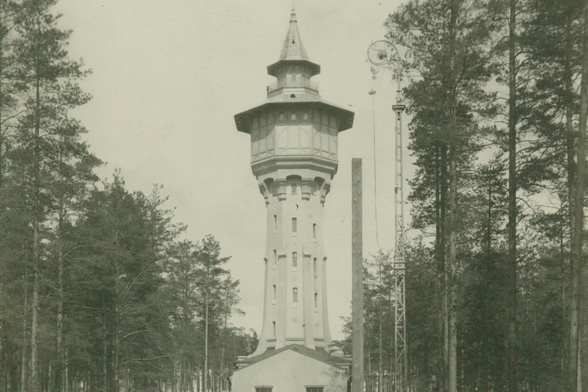 Строительство башни завершилось летом 1905 года 