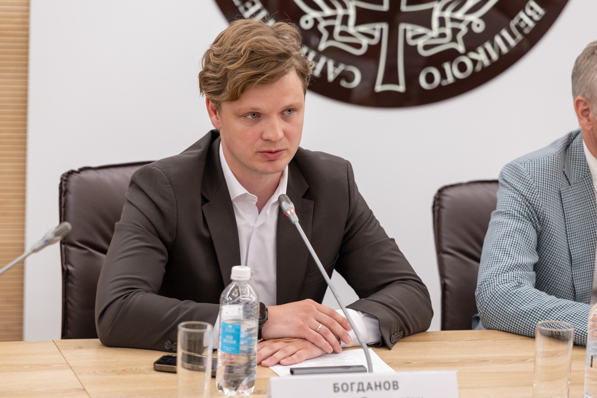 Директор Научно-образовательного центра «Газпромнефть-Политех» Дмитрий Богданов осветил ключевые проекты центра, направленные на цифровизацию нефтегазовой отрасли Директор Научно-образовательного центра «Газпромнефть-Политех» Дмитрий Богданов осветил ключевые проекты центра, направленные на цифровизацию нефтегазовой отрасли