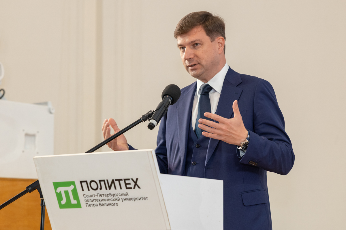 Вице-губернатор Санкт-Петербурга Николай Линченко Вице-губернатор Санкт-Петербурга Николай Линченко