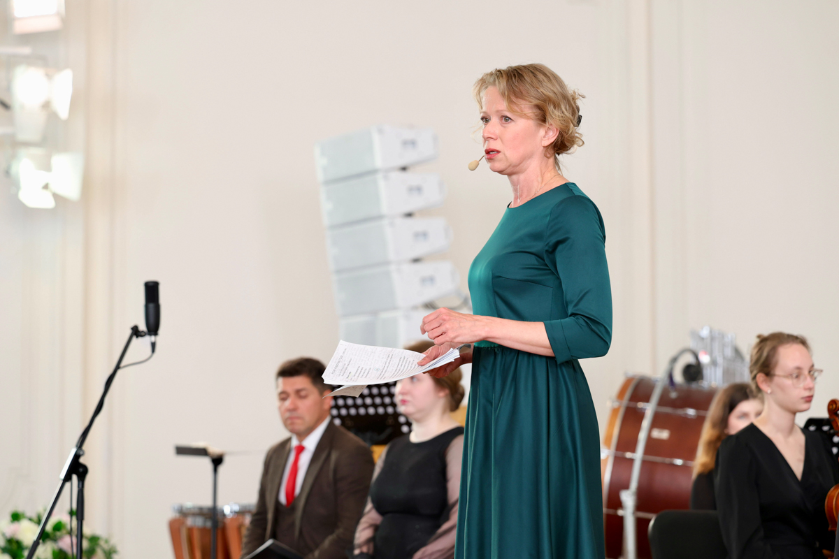 8 сентября, в День памяти жертв блокады Ленинграда, в Политехе началась серия показов литературно-музыкальной композиции «Россия, не бойся, мы с тобой» для студентов первого курса 