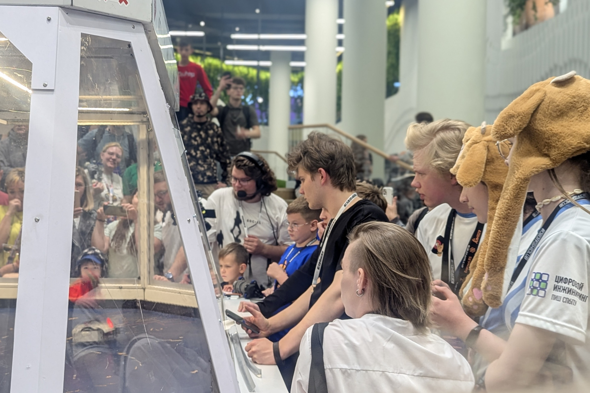 Каждый бой — это проверка не только прочности, надежности и управляемости нашего боевого робота, но и способности быстро принимать решения в стрессовой ситуации 