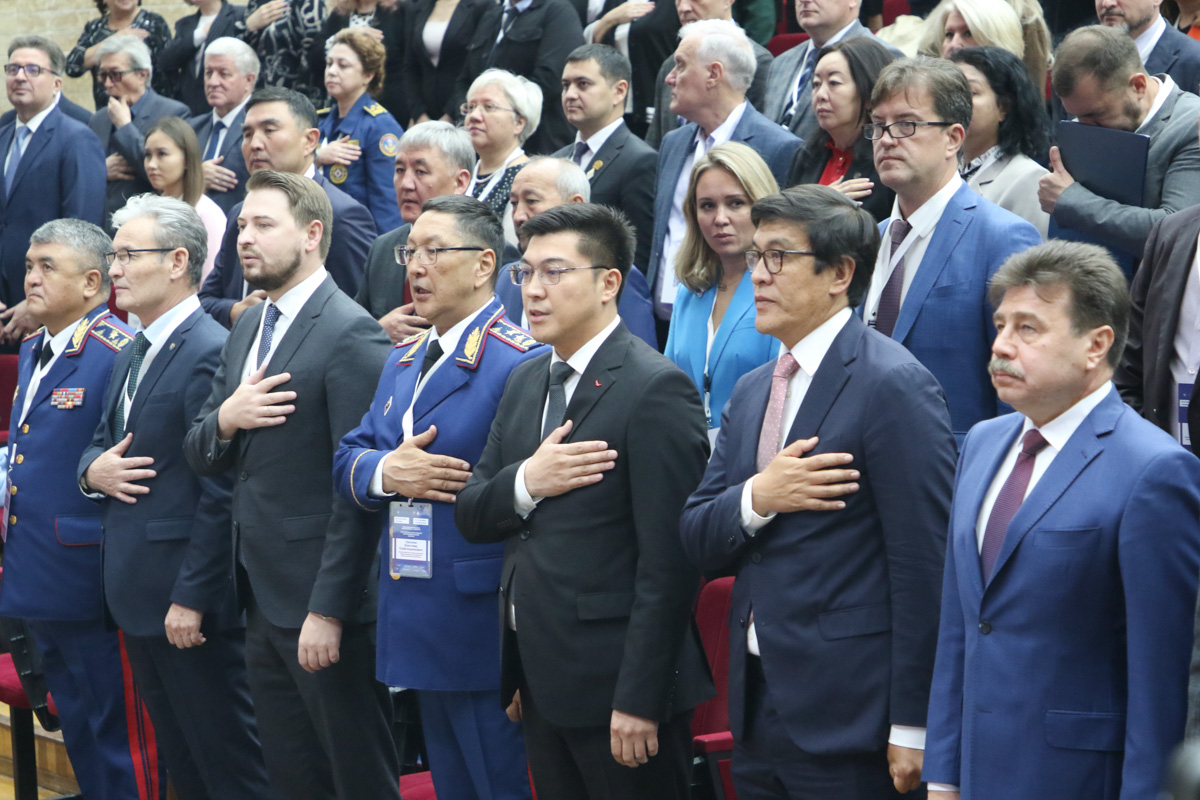 На открытии выступили Эдиль Байсалов, Сергей Вакунов, Бактияр Орозов и Павел Шевцов 