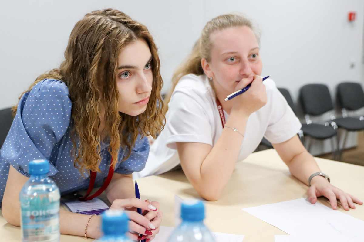 Студенты ИСИ на деловой игре «ГосЛига» 