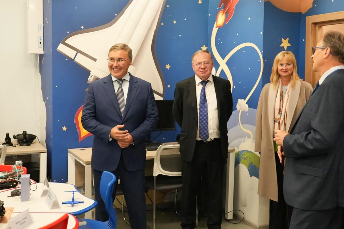 Министр науки и высшего образования Российской Федерации Валерий Фальков посетил НПО «Обуховский завод» 