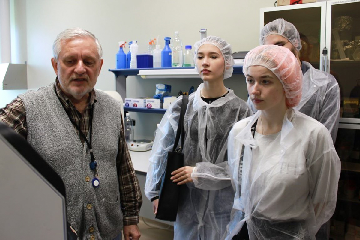 Уникальность программы заключается в формировании у магистрантов научных компетенций в сфере разработки тест-систем для диагностики инфекционных заболеваний, аллергодиагностики и наборов для ПЦР-диагностики 