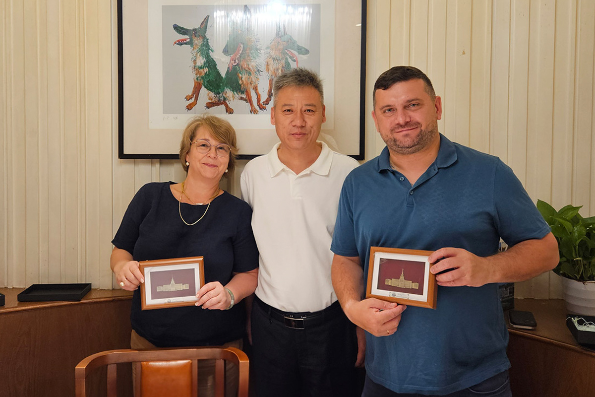 С проректором по международной деятельности Харбинского политехнического университета Цао Гуанцзюнь 