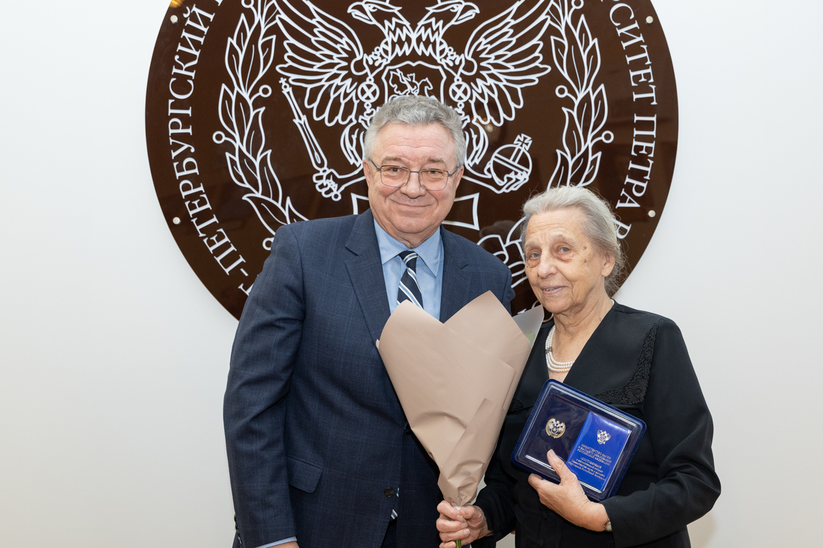 Андрей Рудской и профессор Высшей школы высоковольтной энергетики Маргарита Борисова