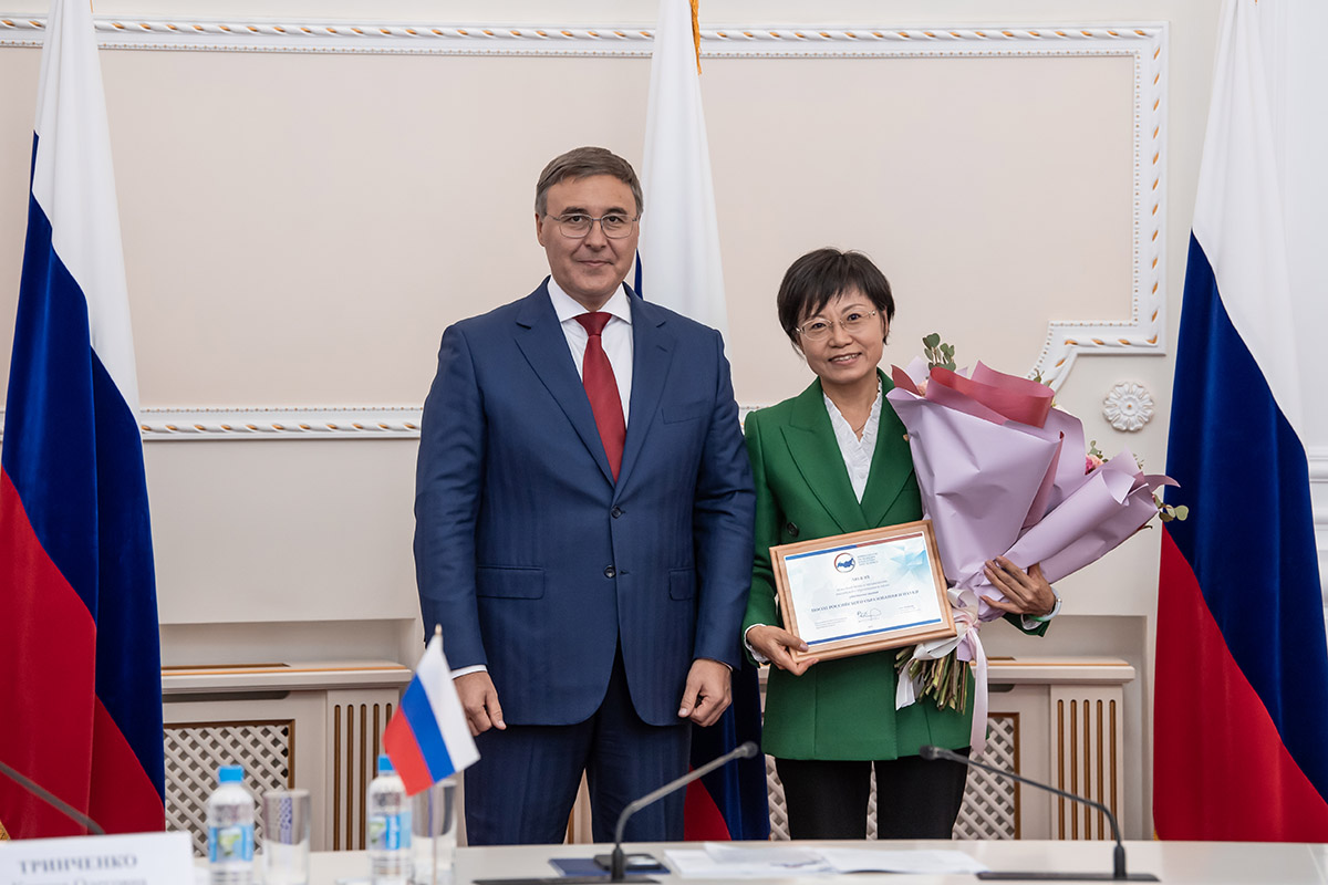 Валерий Фальков и Лю Вэй 