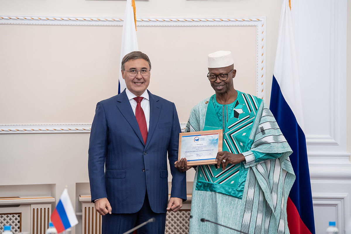 Валерий Фальков и Исса Того 