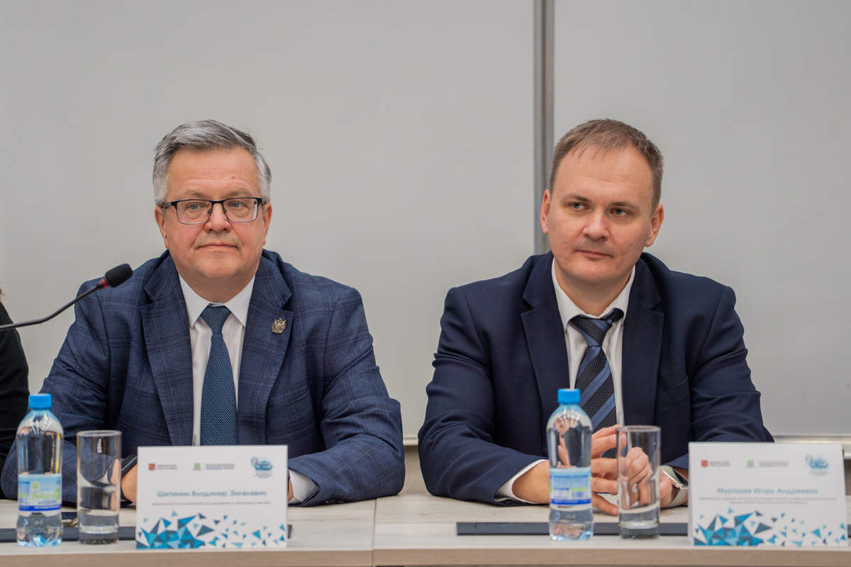 Директор ИПМЭиТ Владимир Щепинин и заместитель председателя Комитета государственной службы и кадровой политики Администрации Губернатора Санкт-Петербурга Игорь Мурашев 