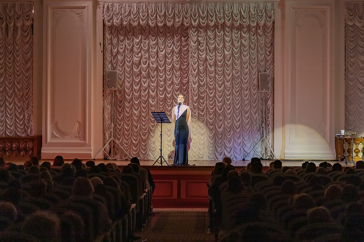  Программу «О любви – от Пушкина до наших дней» актриса подготовила специально для Белого зала Политеха 