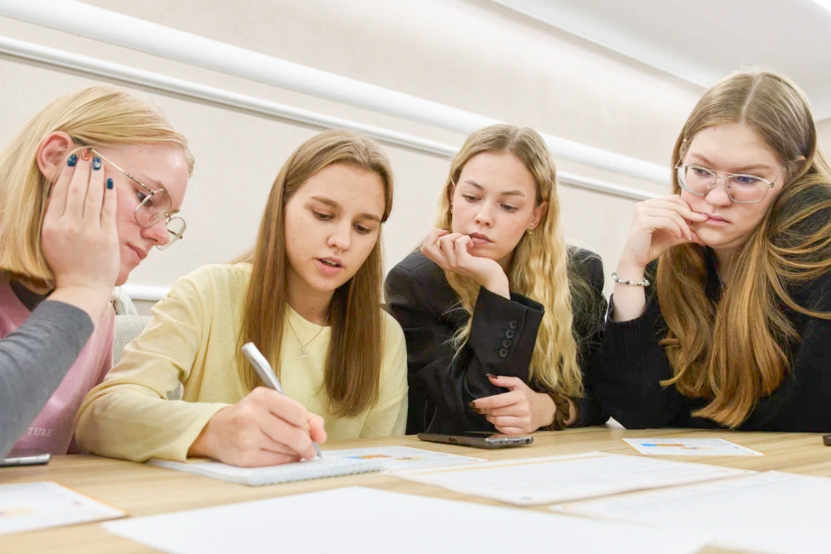 Для студентов Политеха была проведена интерактивная деловая игра 