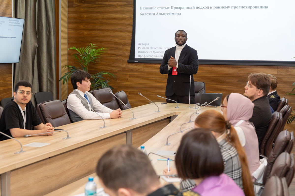 Участники конкурса презентуют свои проекты 