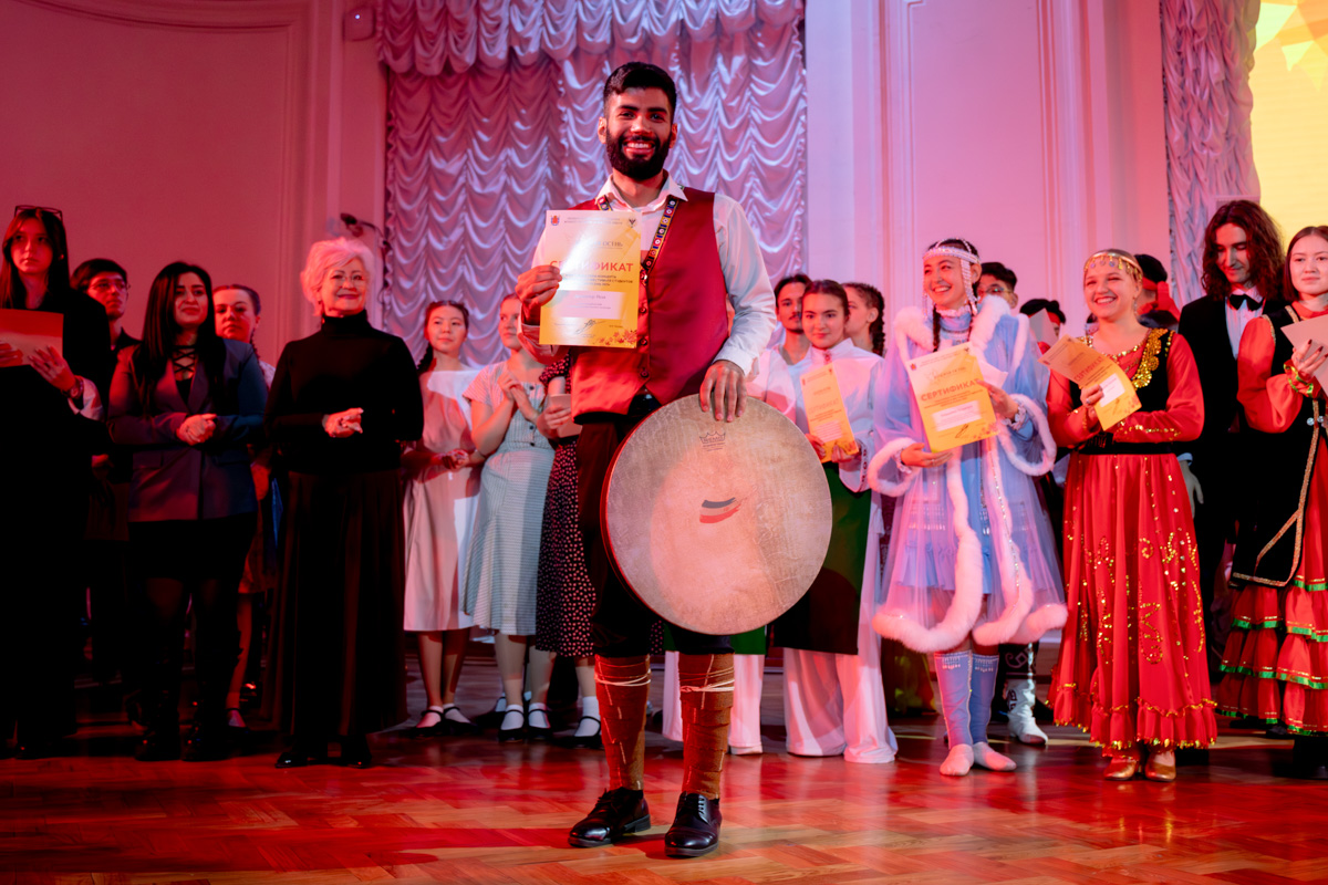 Реза Дезаипур