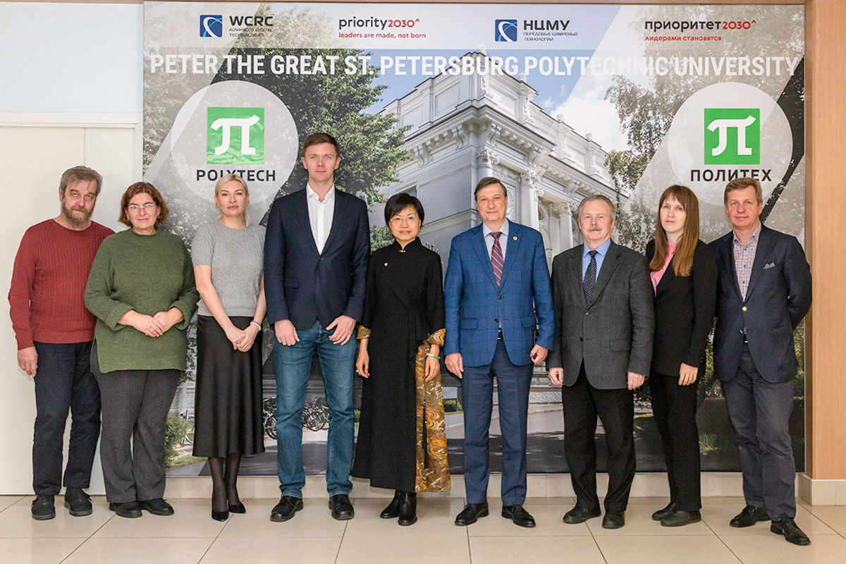 Генеральный секретарь Института России в Университете Цинхуа Лю Вэй посетила Политех