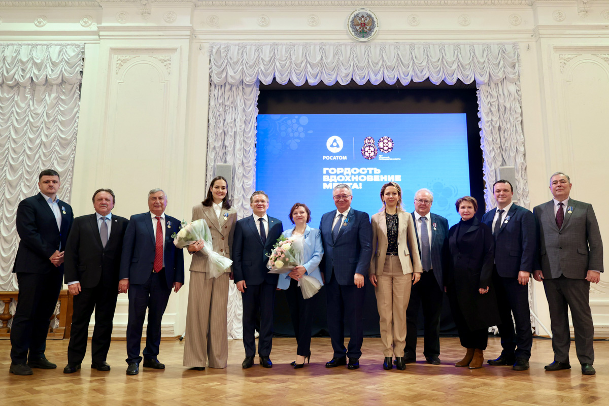 Алексей Лихачёв наградил политехников в честь 80-летия атомной отрасли России 