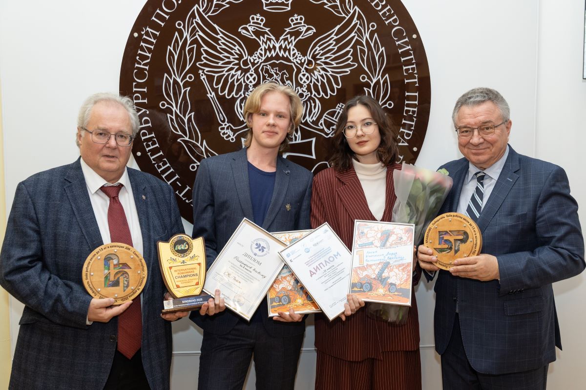 Главный конструктор по научно-технологическому направлению Алексей Боровков, Всеволод Большаков, Дарья Куатхина, Андрей Рудской 