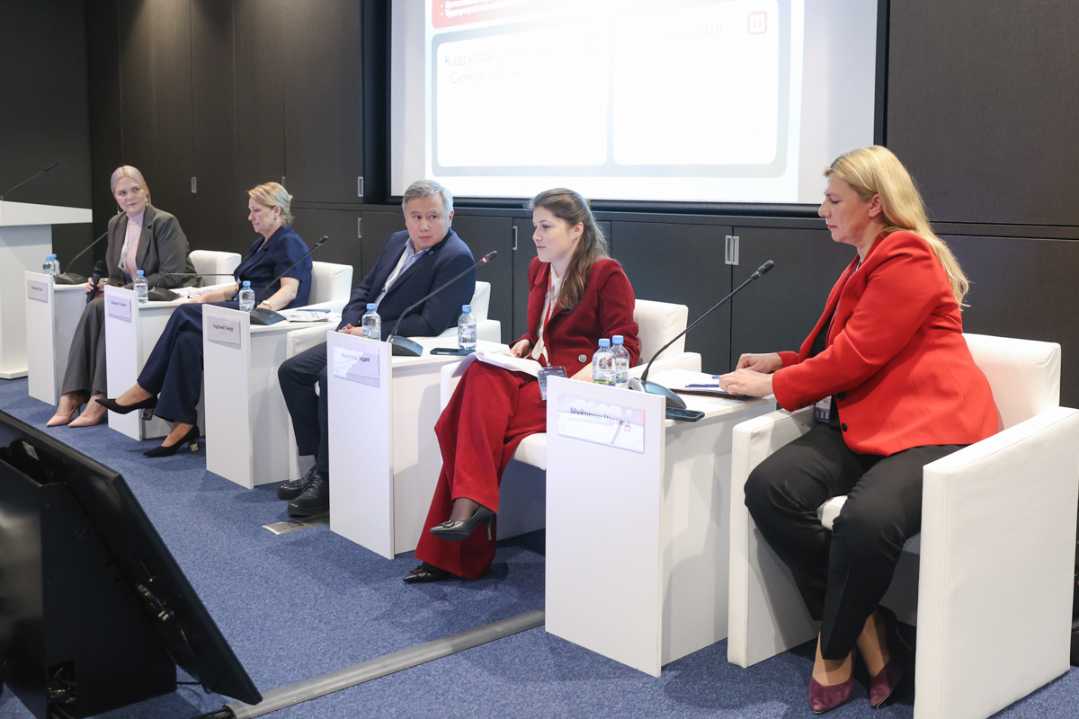 Ольга Воронова и Татьяна Хныкина на секции 