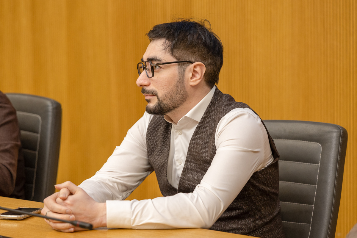 Начальник отдела комплексного планирования и нормативно-правового сопровождения молодёжной политики Минобрнауки России Ислам Албаков 