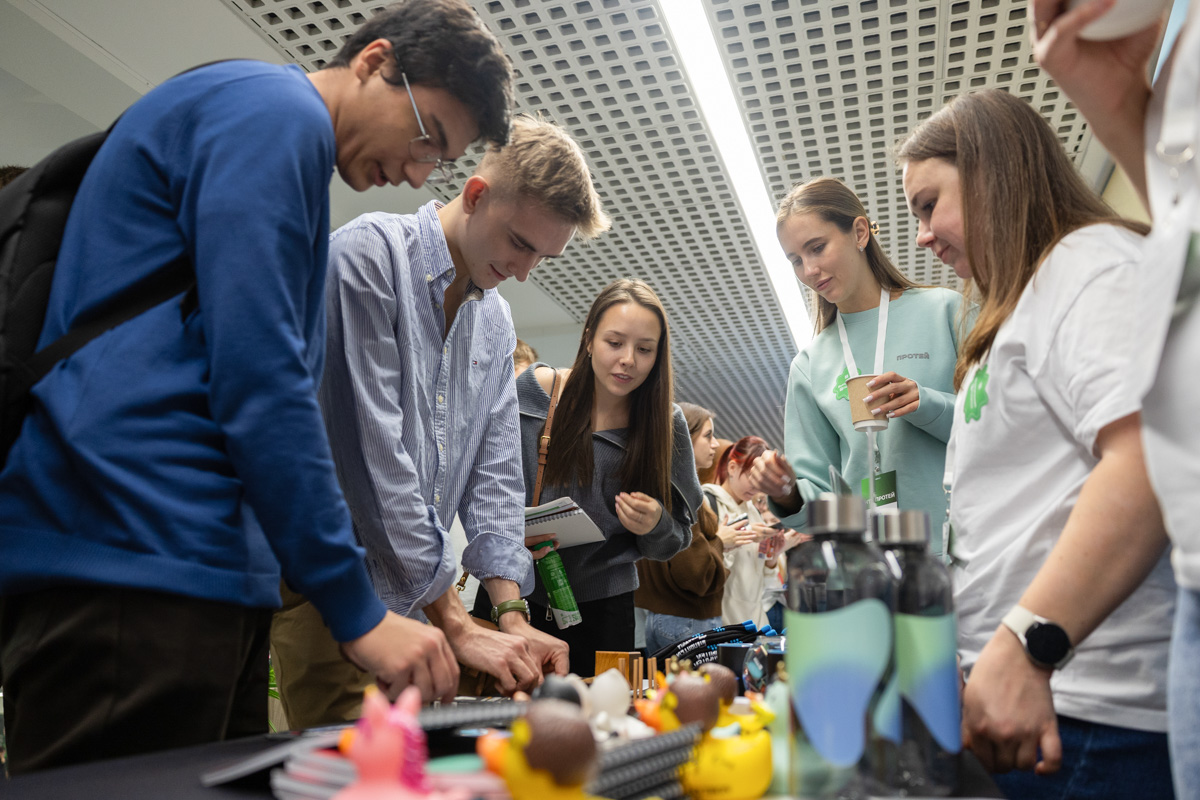 На МКФ у студентов и выпускников была уникальная возможность пообщаться с представителями крупнейших российских и международных компаний 