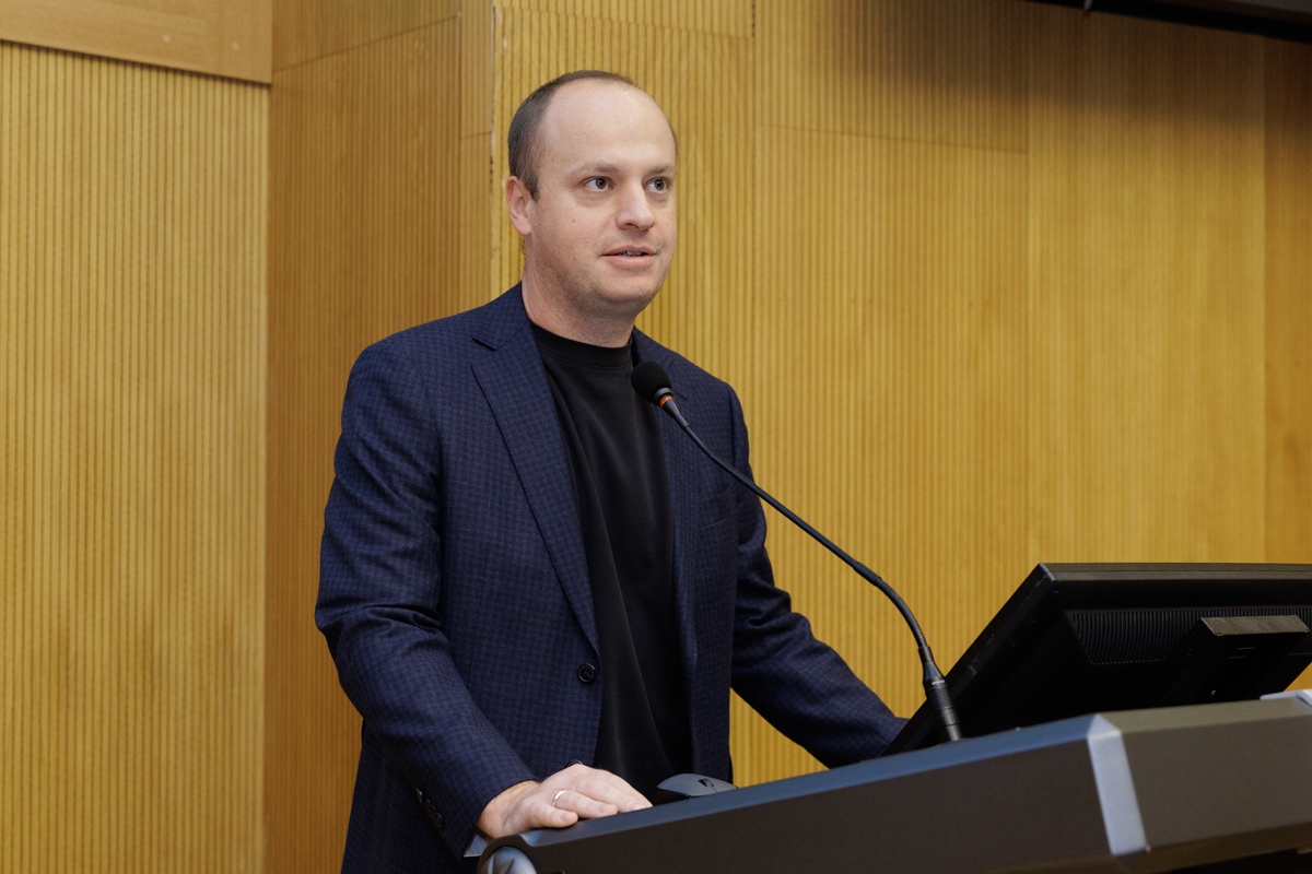 Андрей Лавров 