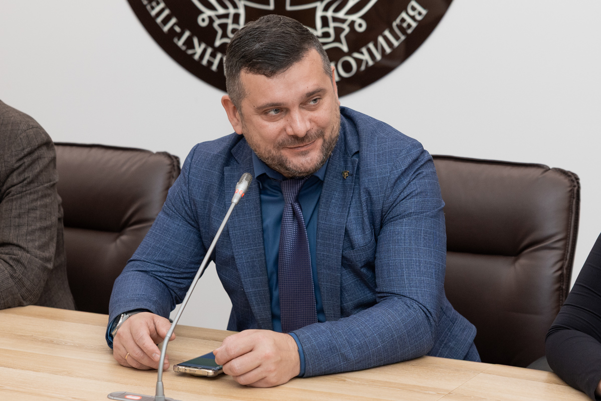 Дмитрий Тихонов 