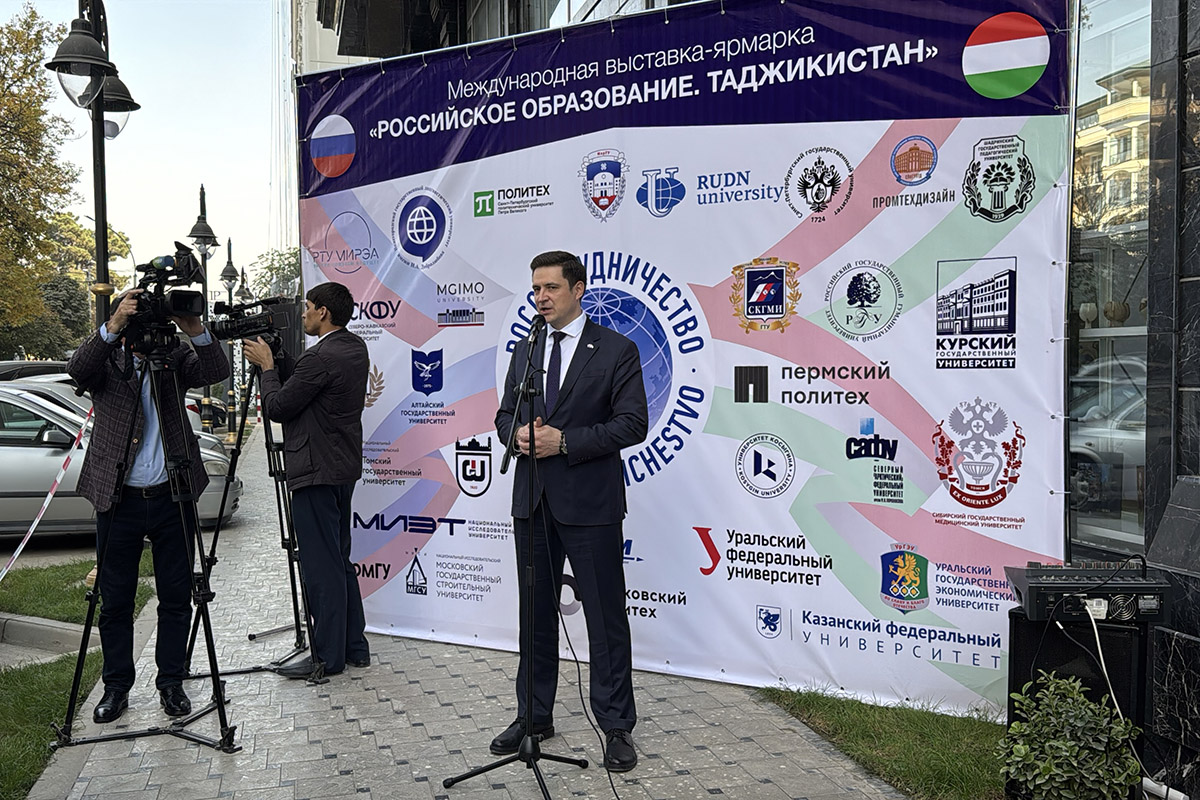 Руководитель представительства Россотрудничества в Таджикистане Андрей Патрушев 