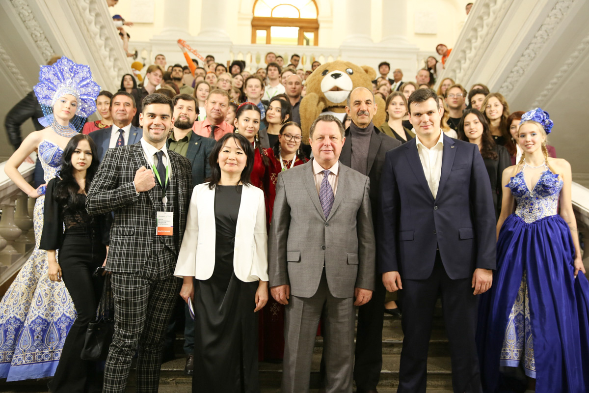 Участники и гости фестиваля 