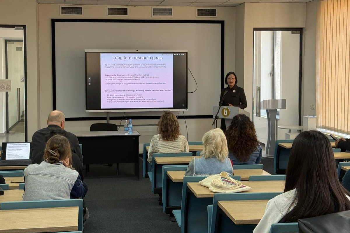 Лекция Миви Ким. Фото: rau.am