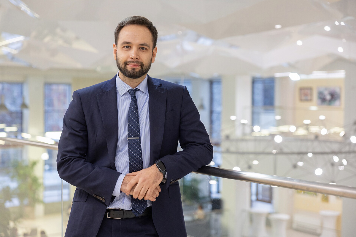 Максим Ларин 