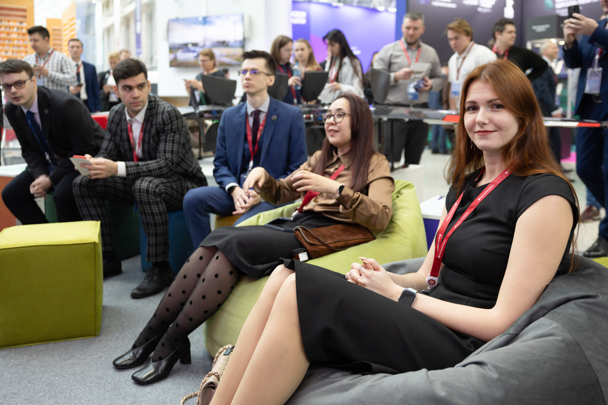 Стенд Политеха выступил эпицентром живого неформального обмена 