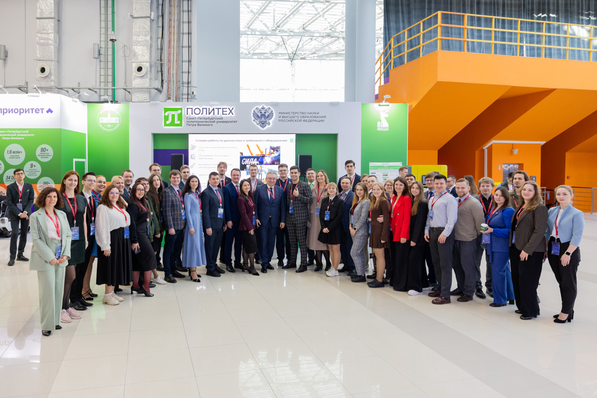 Стенд Политеха подтвердил статус университета как центра, где формируются междисциплинарные научные коллаборации и создаются технологии, определяющие технологический суверенитет страны 