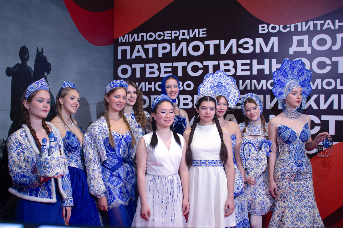 Центр волонтёрских проектов «Гармония» СПбПУ выступил с творческим номером на торжественной церемонии открытия форума 