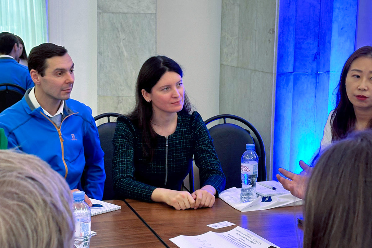 Доцент ВШГУ Светлана Евсеева во время работы круглого стола 