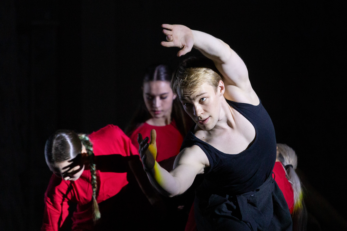 Студенты кафедры балетмейстерского образования Академии русского балета А. Я. Вагановой исполнили программу, сочетающую современный взгляд на искусство танца и верность традициям великой школы 