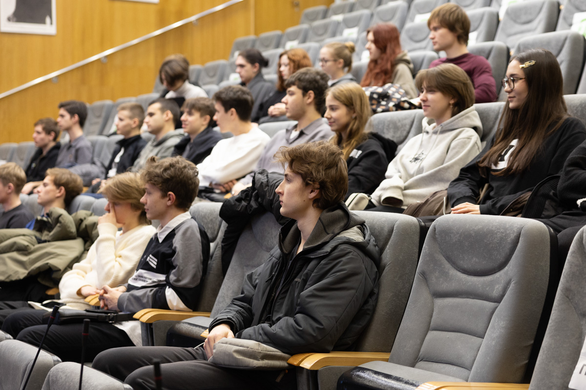 Лекция организована в рамках проекта по подготовке топ-специалистов в сфере искусственного интеллекта 