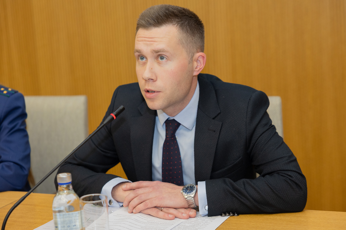 Проректор по информационной, молодёжной политике и безопасности Максим Пашоликов 