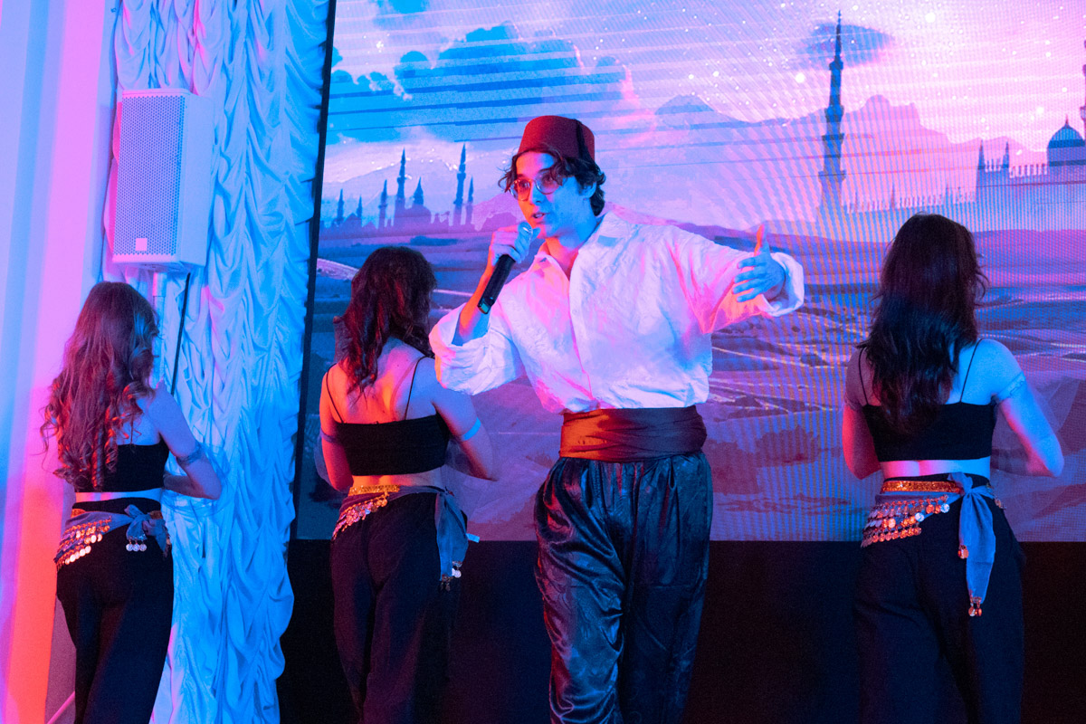 Участники прошли через кастинги, множество репетиций и кропотливую подготовку 