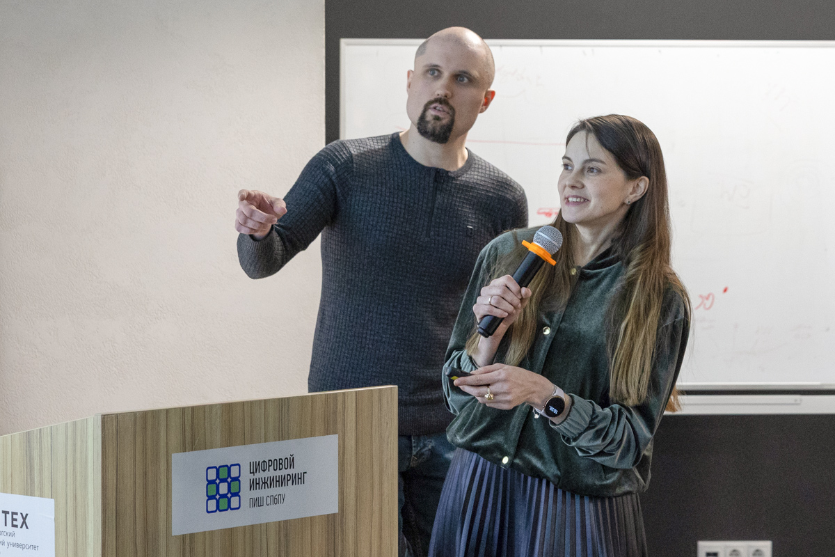 В течение двух часов десять студенческих команд демонстрировали результаты своей работы 