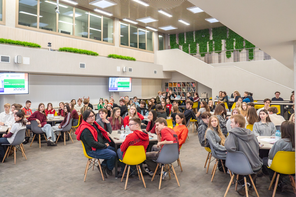 В зале царила доброжелательная, но азартная атмосфера 